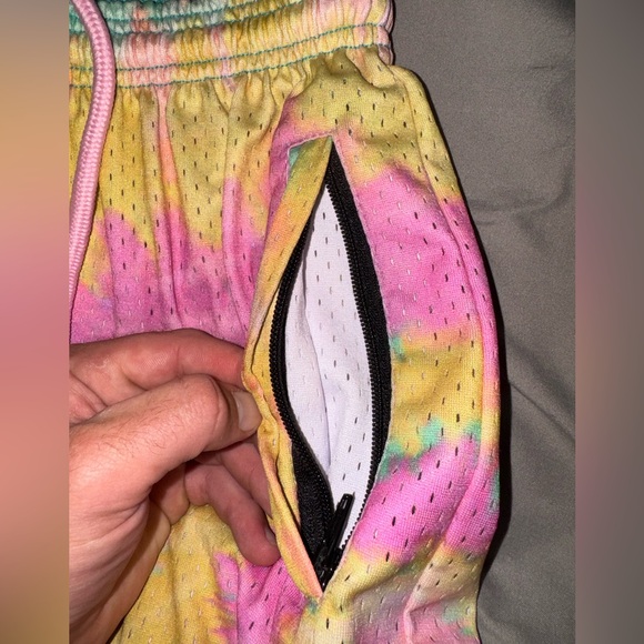 Lost tie dye shorts - Picture 3 of 4